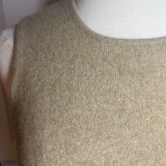 NWOT Beautiful Banana Republic Cashmere Tank Tan and Cream Size M - Picture 2 of 6